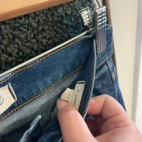 Madewell 8” Skinny Jeans - Picture 5 of 6